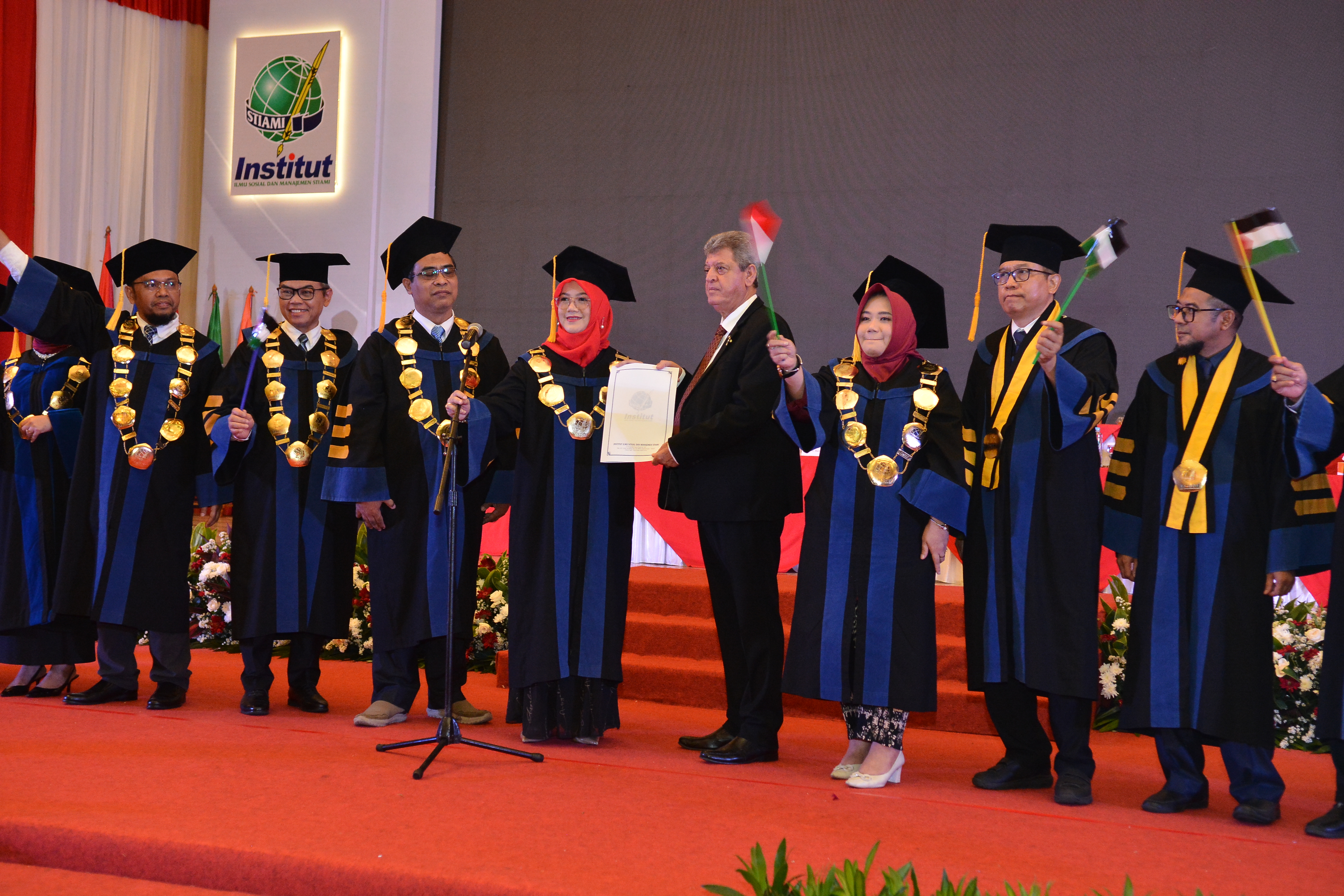 Institut STIAMI Rayakan Wisuda ke-46 dengan Tema BERUBAH dan Ajak Solidaritas untuk Kebebasan Palestina