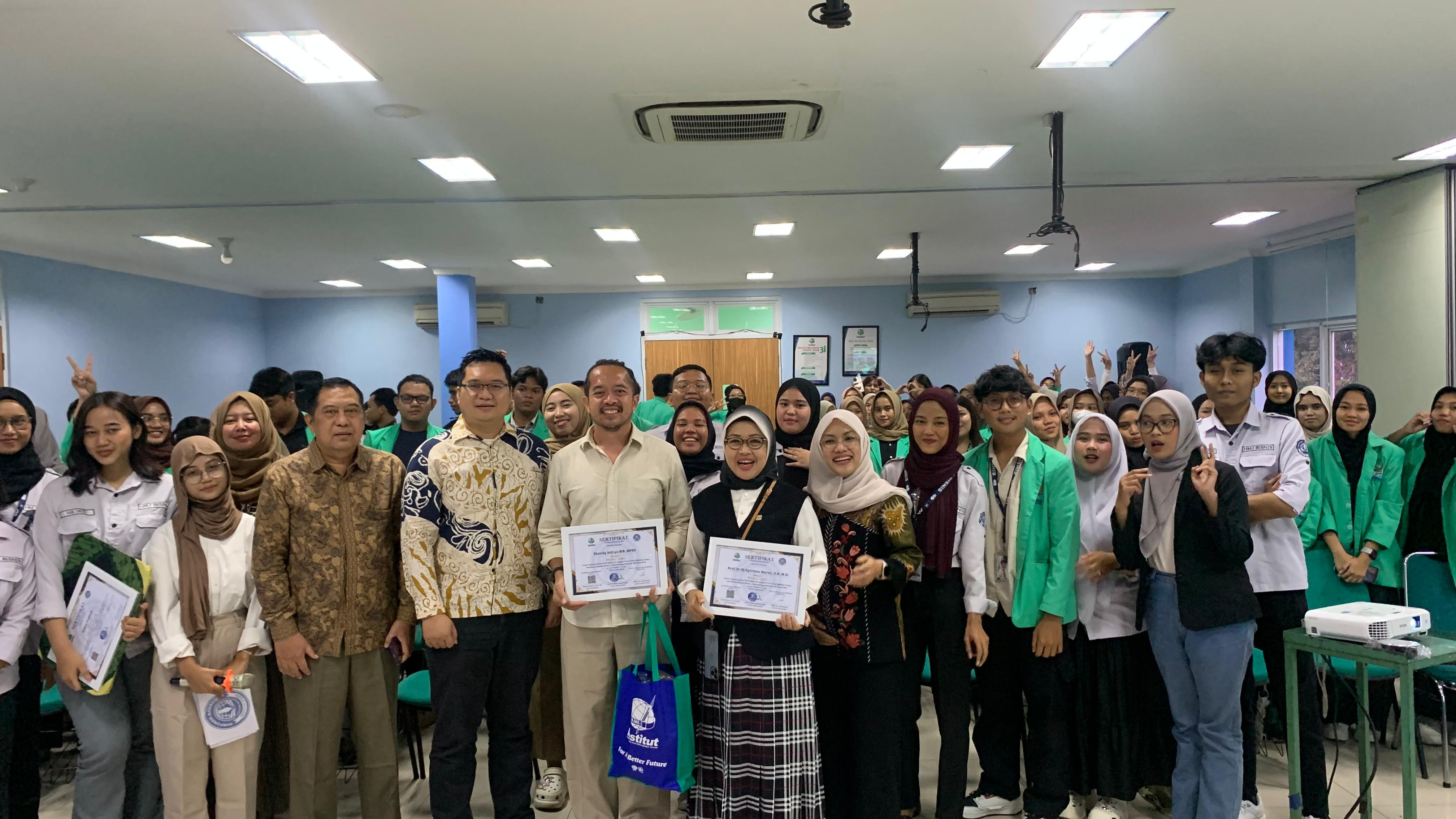 Seminar HMJ Bisnis Institut STIAMI: Peran Digitalisasi dalam Mendukung Kegiatan Bisnis