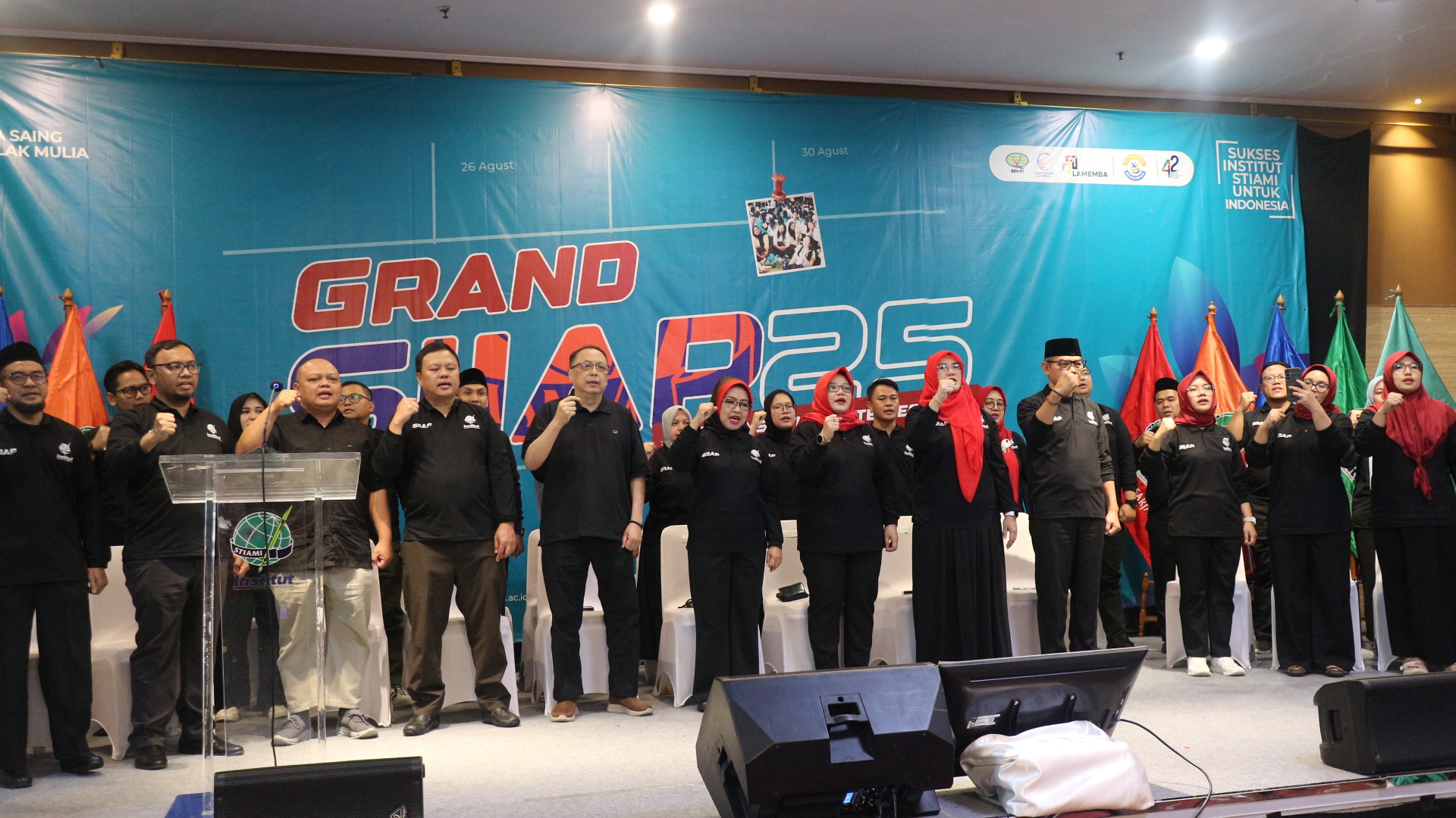 Grand SIIAP 2025: Meneguhkan Semangat Kebangsaan dan Akademik Mahasiswa Baru Institut STIAMI