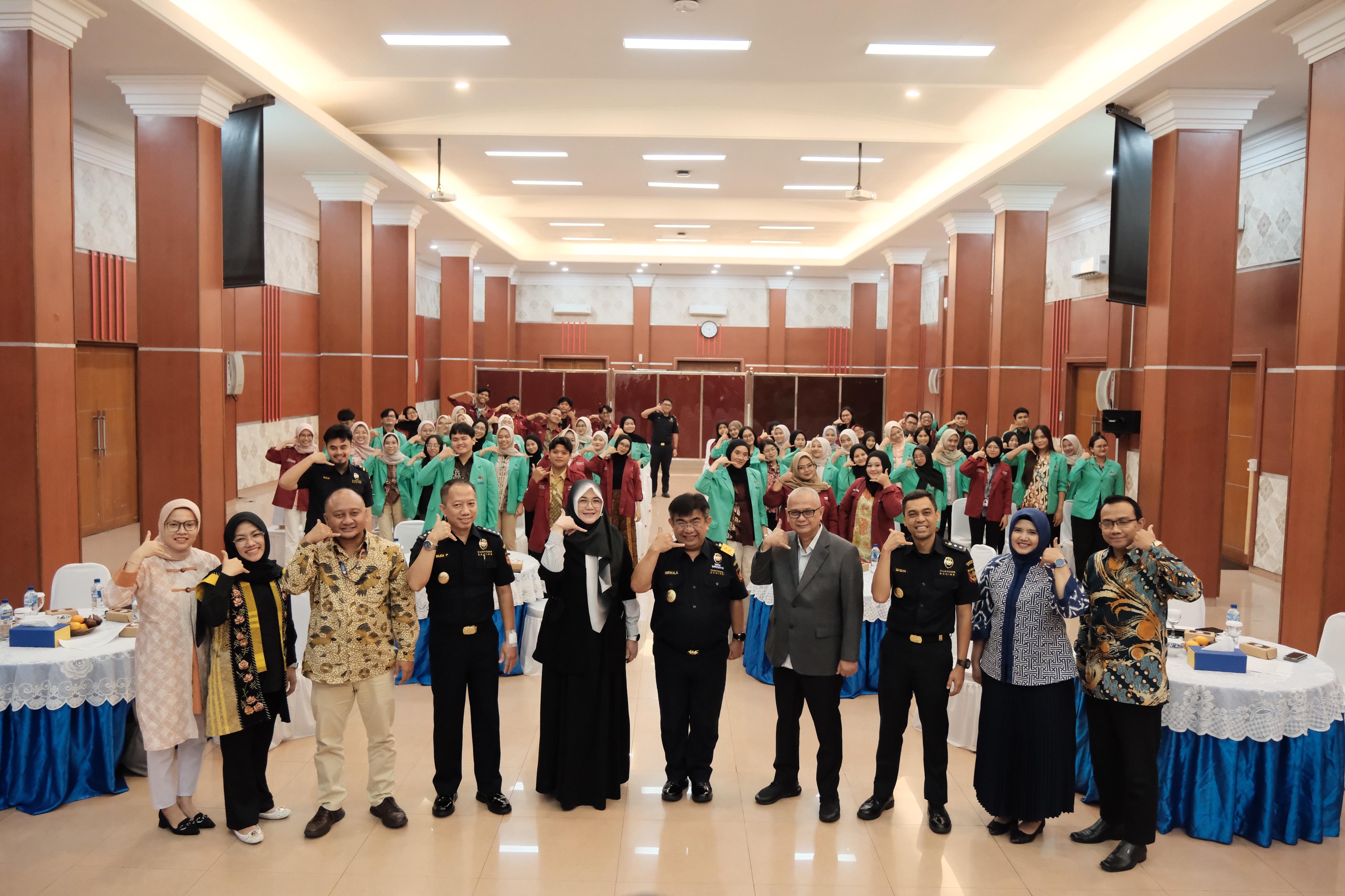 Founder DDTC Ajak Kolaborasi DJBC & Akademisi Guna Edukasi Publik dalam Seminar Nasional Institut STIAMI