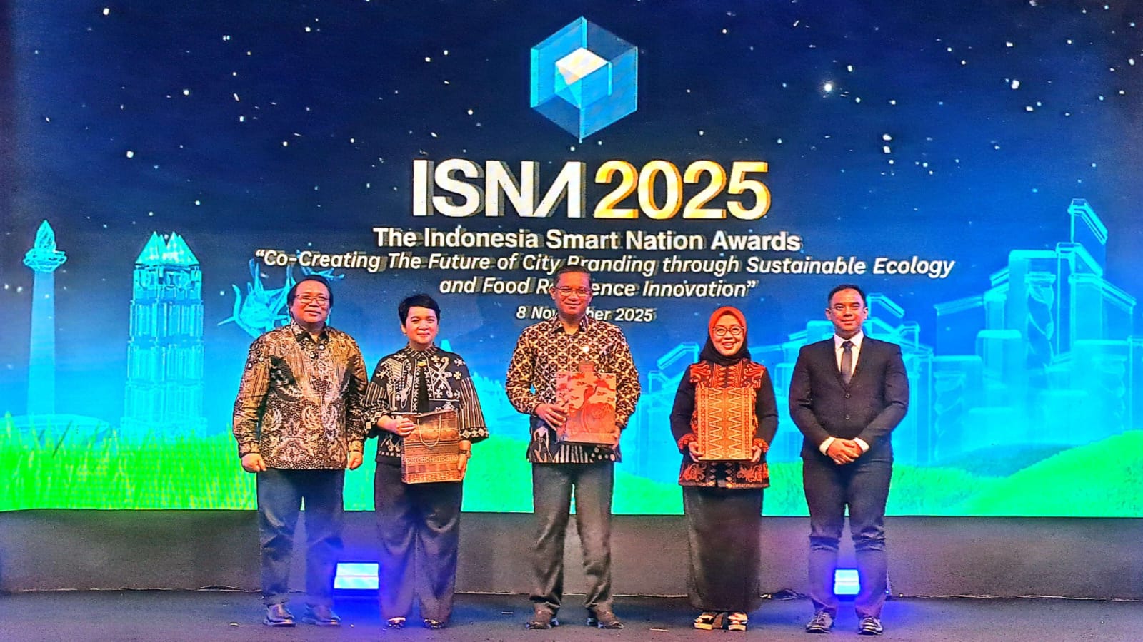 Institut STIAMI Dukung Inovasi Kota Cerdas Melalui Partisipasi di ISNA 2025