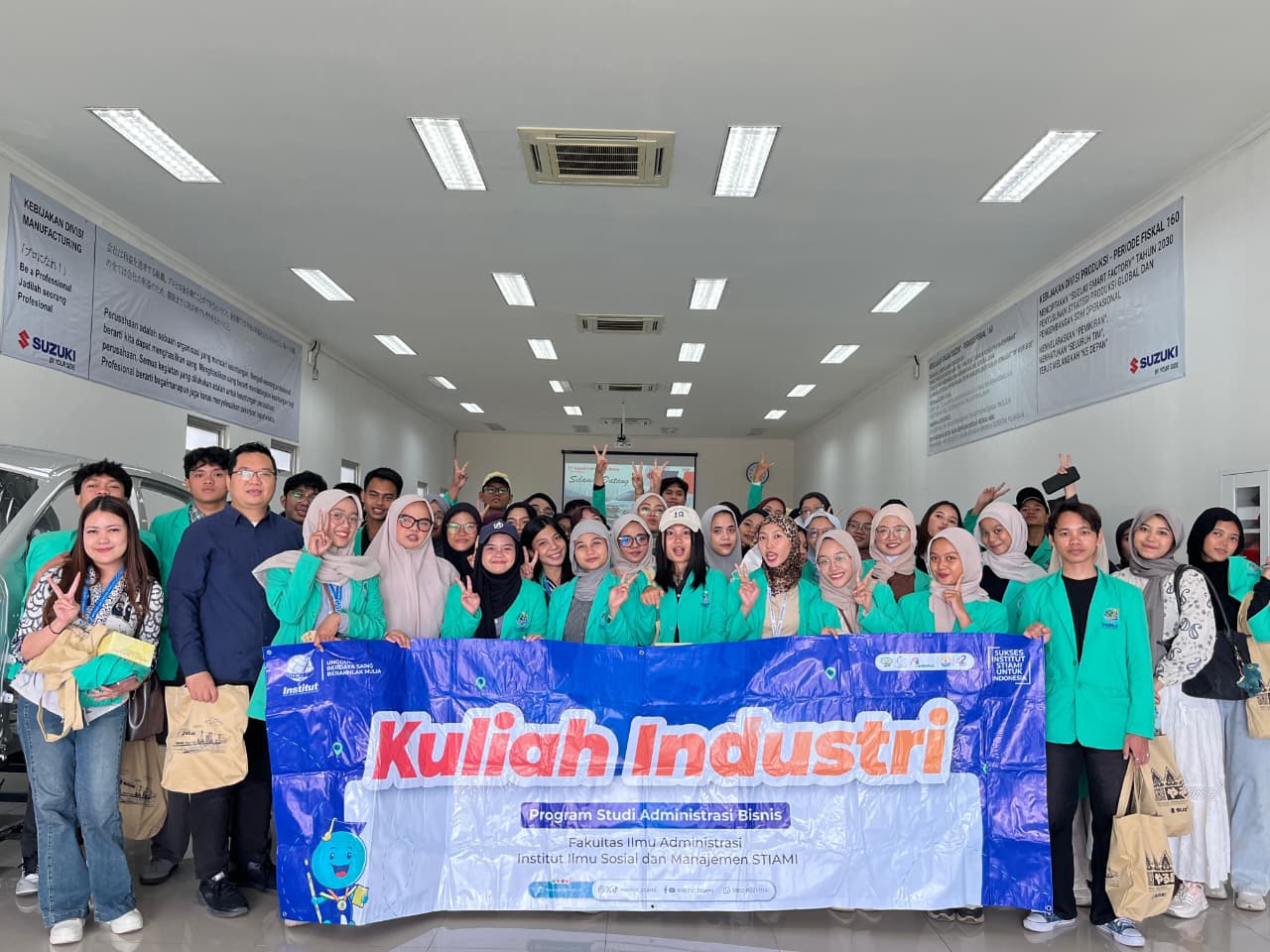 Explore Business Insight: Mahasiswa Administrasi Bisnis Institut STIAMI Kenali Strategi Industri Otomotif Suzuki
