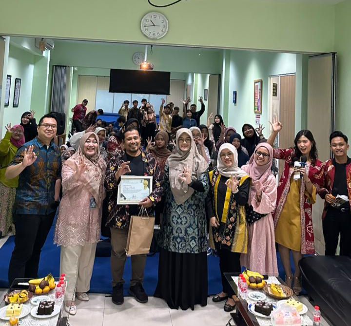 Workshop Batik dan Bazar UMKM sebagai Wujud Penguatan Budaya dan Kewirausahaan Mahasiswa di Kota Bekasi