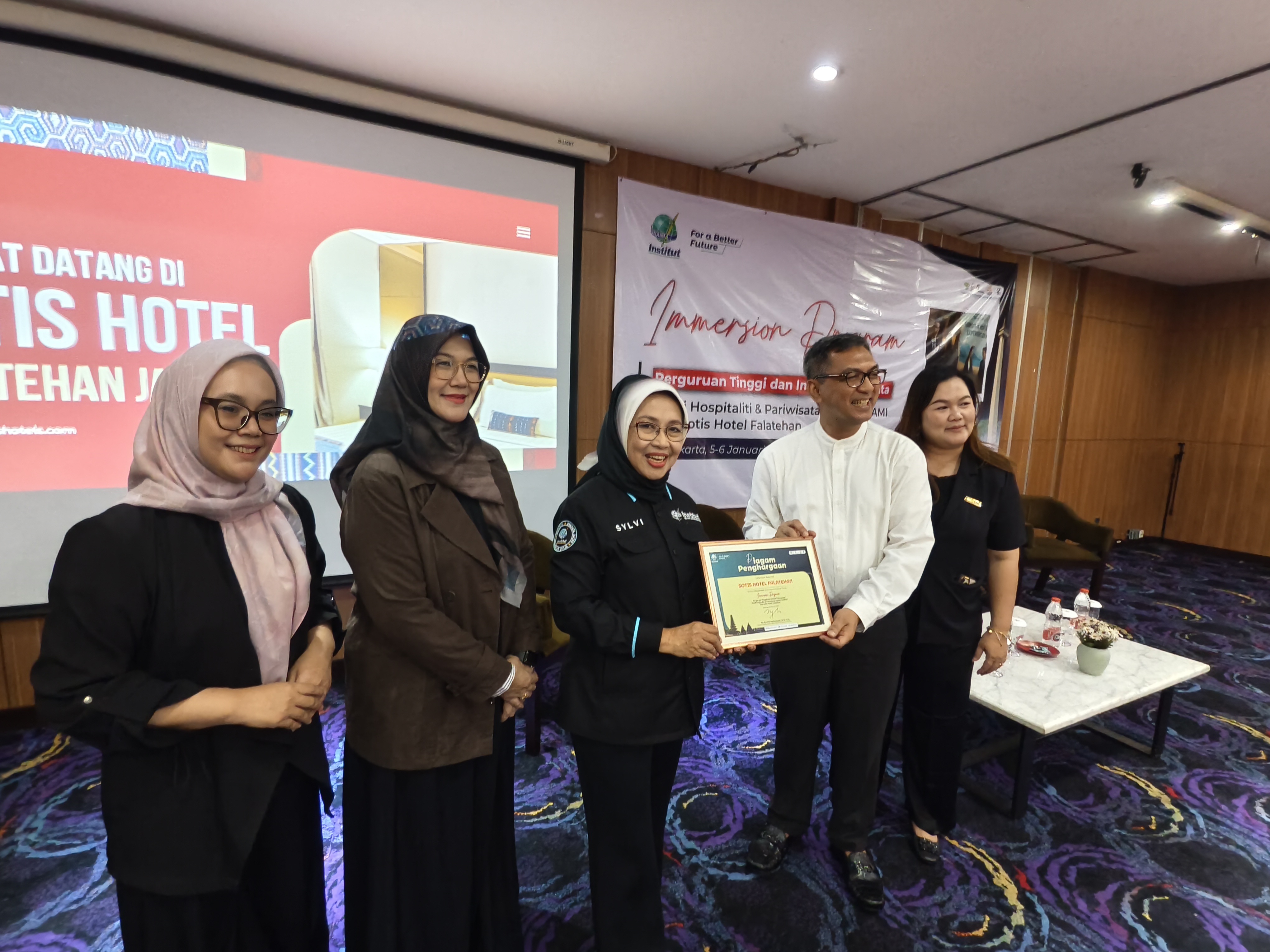Institut STIAMI Selenggarakan Immersion Program Bersama Sotis Hotel Falatehan Jakarta
