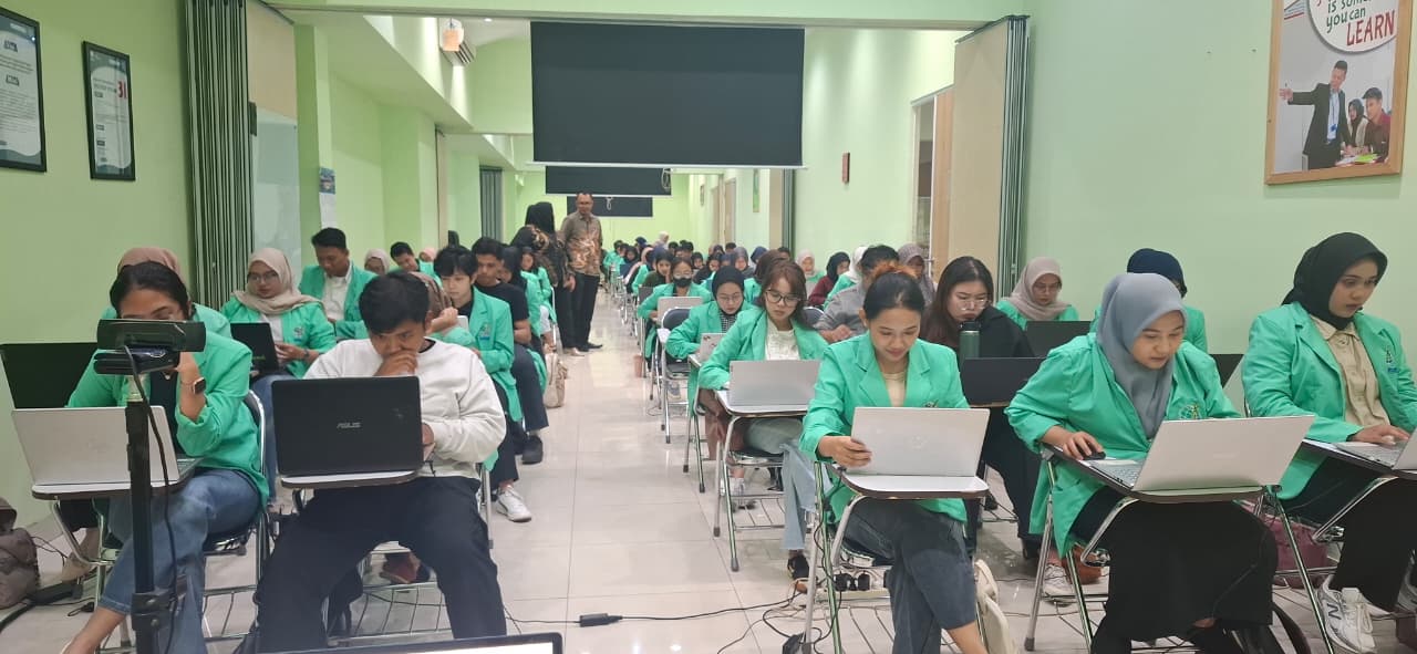 TINGKATKAN KOMPETENSI BAHASA INGGRIS MAHASISWA, INSTITUT STIAMI SUKSES MENGGELAR TOEIC PREDICTION TEST